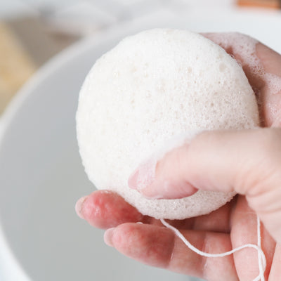 Exfoliate your skin naturally: Unveiling the Secrets of Using A Konjac Sponge in Your Beauty Ritual