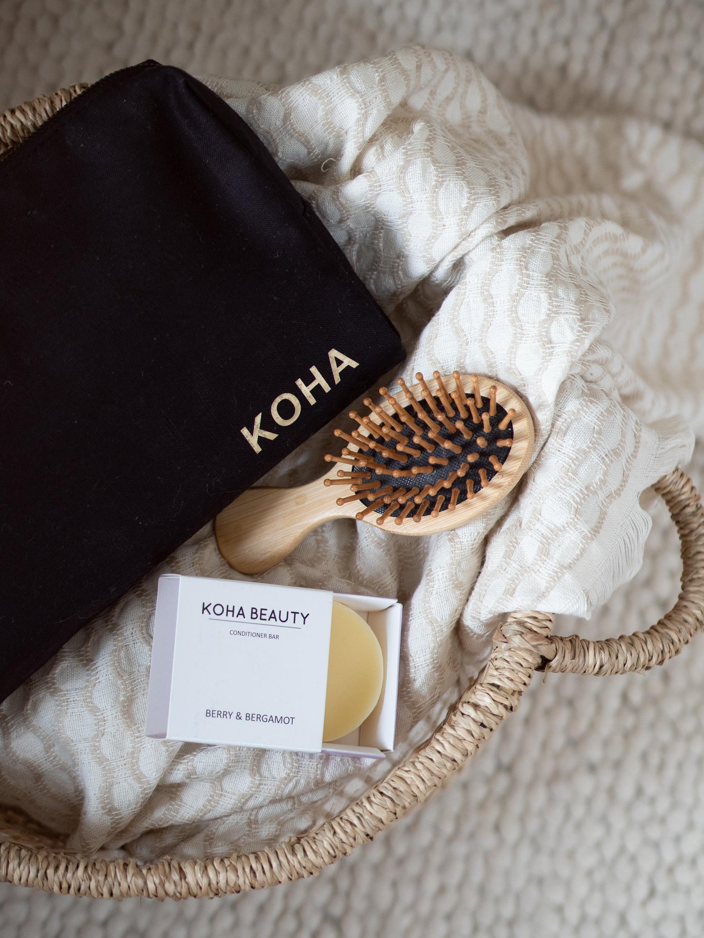 Buy Online Premium Quality Natural and Organic Wash Bag (Pineapple Fibre) Large | Buy Cruelty Free Cosmetics & Vegan Beauty Products Online - KOHA Beauty